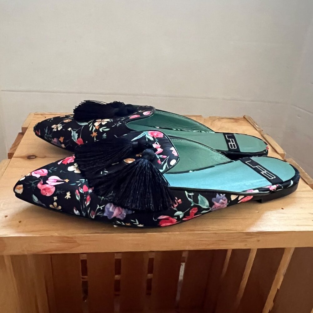 Floral Tasseled Anthropologie LAB Size 38 8 Black Pointed Toe Slides Flats Mules - Picture 6 of 15